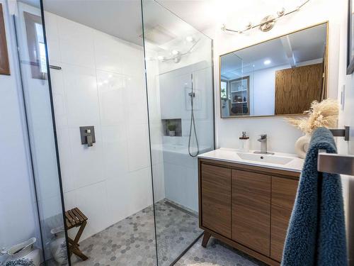 116 Elmwood Crescent, Thunder Bay, ON - Indoor Photo Showing Bathroom