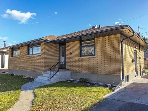 116 Elmwood Crescent, Thunder Bay, ON - Outdoor With Exterior