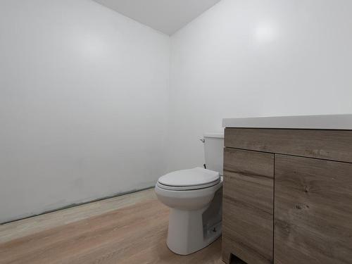 8 Beryl Drive, Logan Lake, BC - Indoor Photo Showing Bathroom