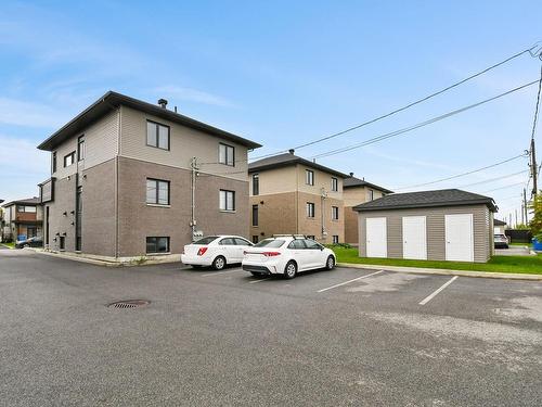 Stationnement - 78  - 82 Rue Barrette, Mercier, QC - Outdoor With Exterior