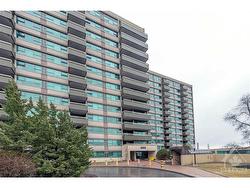 814-555 BRITTANY Drive  Ottawa, ON K1K 4C5