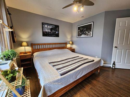 Master bedroom - 873 Rue Des Bosquets, Sainte-Marthe-Sur-Le-Lac, QC - Indoor Photo Showing Bedroom