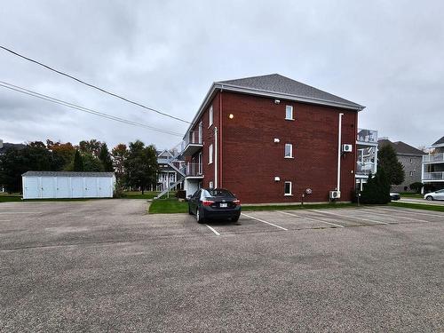 Parking - 873 Rue Des Bosquets, Sainte-Marthe-Sur-Le-Lac, QC - Outdoor With Exterior