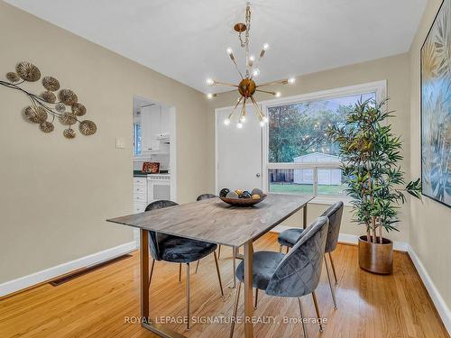 189 Three Valleys Dr, Toronto, ON - Indoor Photo Showing Dining Room