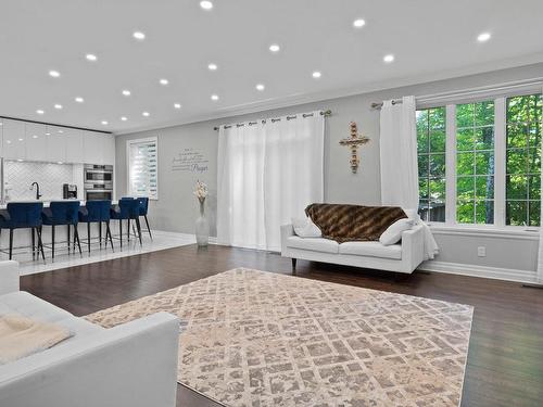 Salle familiale - 2490 Rue Sandmere, Saint-Lazare, QC - Indoor Photo Showing Living Room