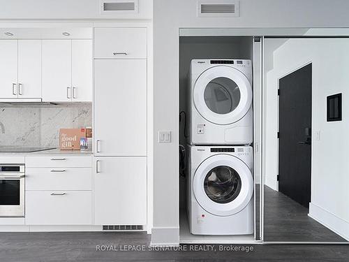 1202-470 Front St W, Toronto, ON - Indoor Photo Showing Laundry Room