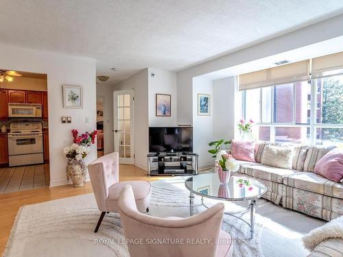 306-115 Bonis Ave, Toronto, ON - Indoor Photo Showing Living Room