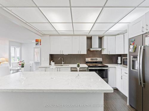 709-8 Silver Bell Grve, Toronto, ON - Indoor Photo Showing Kitchen With Stainless Steel Kitchen With Upgraded Kitchen