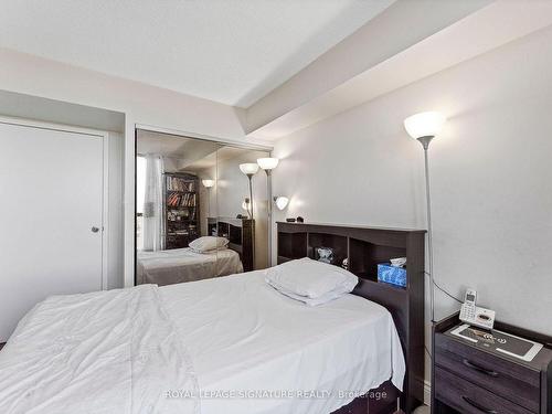 709-8 Silver Bell Grve, Toronto, ON - Indoor Photo Showing Bedroom