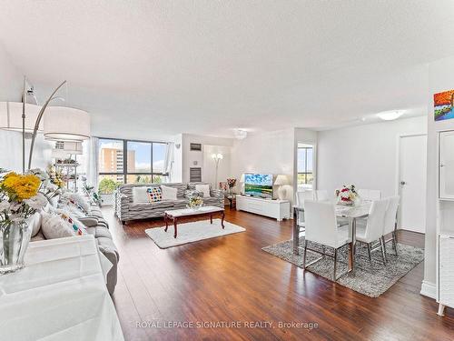 709-8 Silver Bell Grve, Toronto, ON - Indoor Photo Showing Living Room