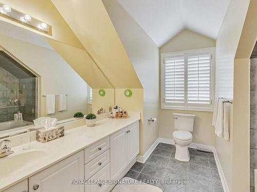 49 San Remo Terr, Toronto, ON - Indoor Photo Showing Bathroom