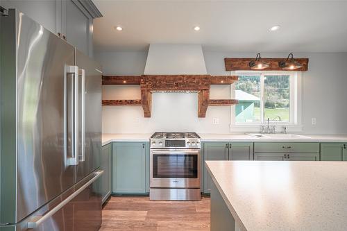 5454 Maddock Road, Vernon, BC - Indoor Photo Showing Kitchen With Upgraded Kitchen