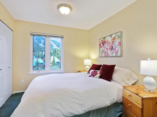 111-1320 Henry Rd, Courtenay, BC - Indoor Photo Showing Bedroom