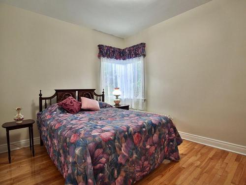 Chambre Ã Â coucher - 1120 Rue Du Sacré-Coeur O., Saint-Hyacinthe, QC - Indoor Photo Showing Bedroom