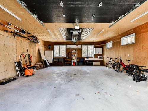 Garage - 280 Ch. De Blue Hills, Morin-Heights, QC - Indoor Photo Showing Garage