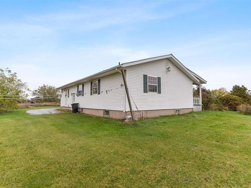 1533 Dock Road, Elmsdale, PE 