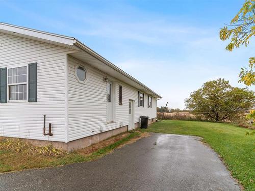 1533 Dock Road, Elmsdale, PE 