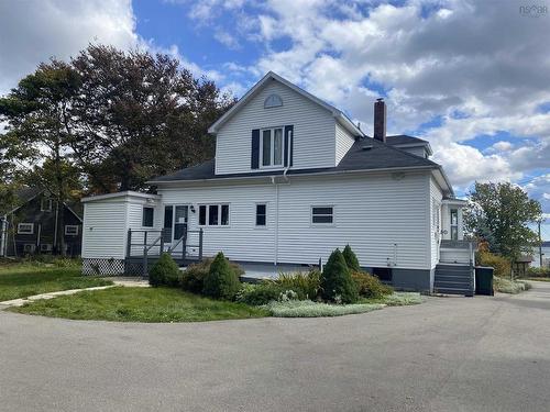 94 Queen Street, North Sydney, NS 