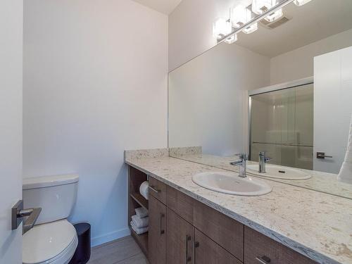 130-1993 Qu'Appelle Blvd, Kamloops, BC - Indoor Photo Showing Bathroom