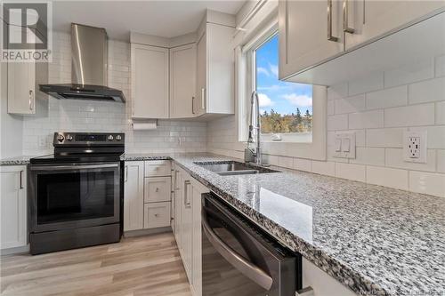 780 Gorge, Moncton, NB - Indoor Photo Showing Kitchen With Double Sink With Upgraded Kitchen