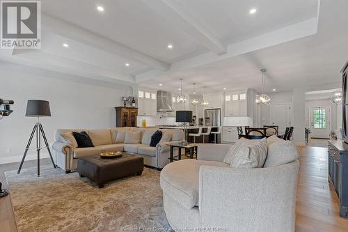 912 St. Jude Court, Windsor, ON - Indoor Photo Showing Living Room