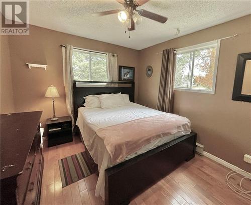 593 Airport Road, Petawawa, ON - Indoor Photo Showing Bedroom