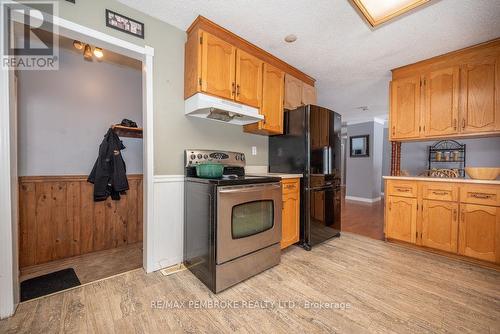 593 Airport Road, Petawawa, ON - Indoor Photo Showing Basement