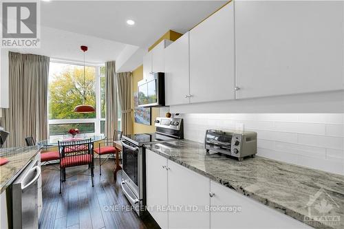 204 - 1480 Riverside Drive, Ottawa, ON - Indoor Photo Showing Kitchen