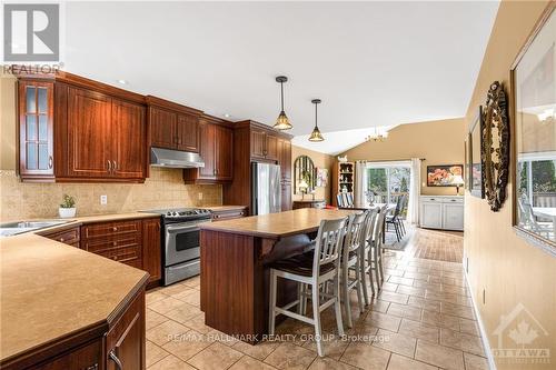 237 Trillium Circle, Alfred And Plantagenet, ON - Indoor Photo Showing Kitchen With Stainless Steel Kitchen With Upgraded Kitchen