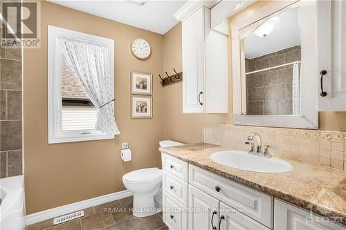 237 Trillium Circle, Alfred And Plantagenet, ON - Indoor Photo Showing Bathroom