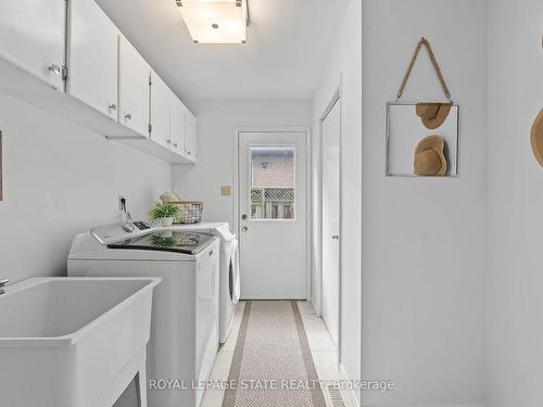 125 Chatterson Dr, Hamilton, ON - Indoor Photo Showing Laundry Room