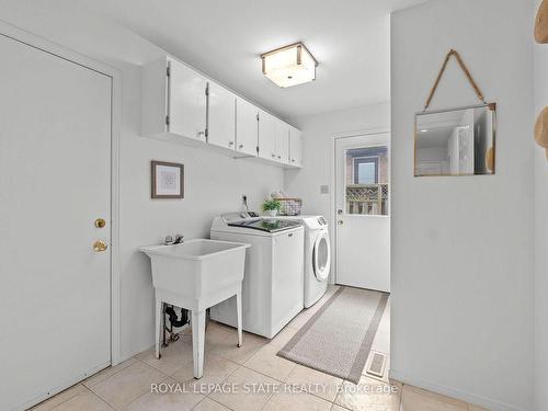 125 Chatterson Dr, Hamilton, ON - Indoor Photo Showing Laundry Room