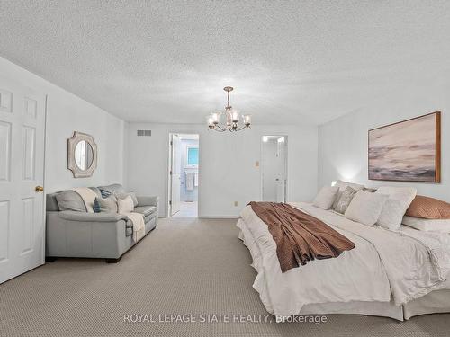 125 Chatterson Dr, Hamilton, ON - Indoor Photo Showing Bedroom