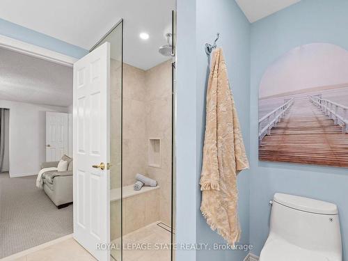 125 Chatterson Dr, Hamilton, ON - Indoor Photo Showing Bathroom