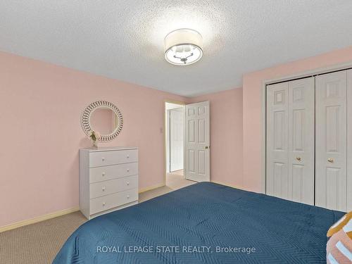 125 Chatterson Dr, Hamilton, ON - Indoor Photo Showing Bedroom