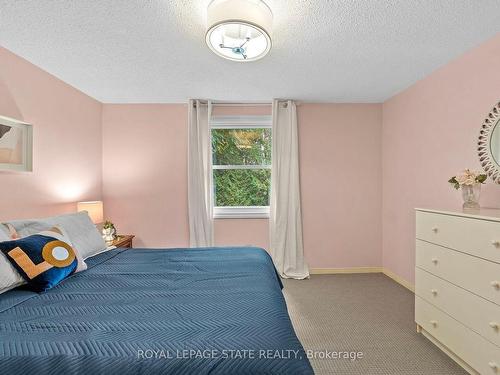 125 Chatterson Dr, Hamilton, ON - Indoor Photo Showing Bedroom