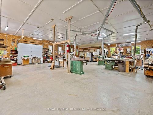 425457 25 Sdrd, Amaranth, ON - Indoor Photo Showing Garage