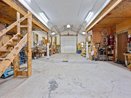 425457 25 Sdrd, Amaranth, ON - Indoor Photo Showing Garage