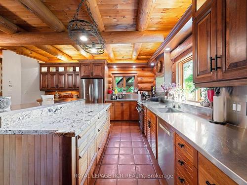 425457 25 Sdrd, Amaranth, ON - Indoor Photo Showing Kitchen