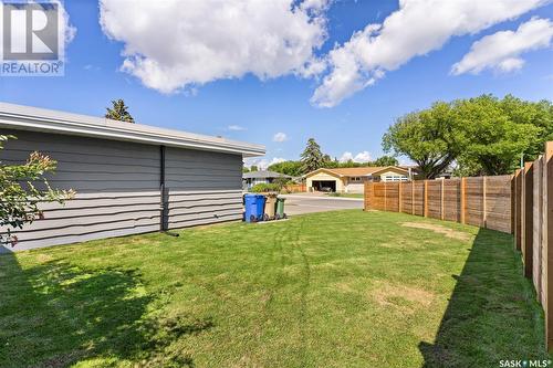 4340 Robinson Street, Regina, SK - Outdoor