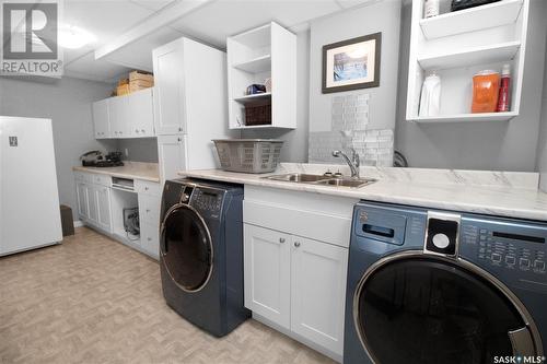 120 Gibbs Street W, Swift Current, SK - Indoor Photo Showing Laundry Room