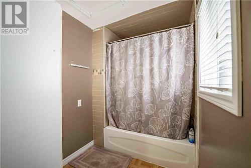 242 King Street, Sudbury, ON - Indoor Photo Showing Bathroom