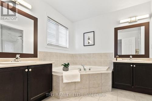 43 Belsey Lane, Clarington (Newcastle), ON - Indoor Photo Showing Bathroom