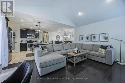 23 Westlake Drive, St. Thomas, ON - Indoor Photo Showing Living Room