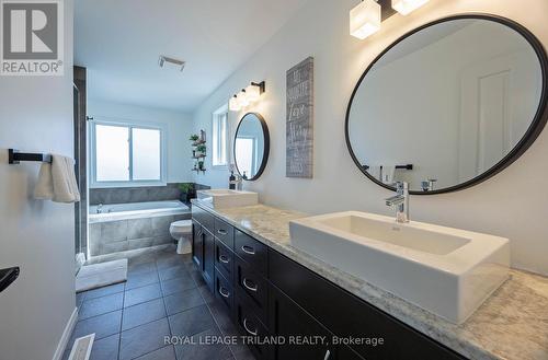 23 Westlake Drive, St. Thomas, ON - Indoor Photo Showing Bathroom