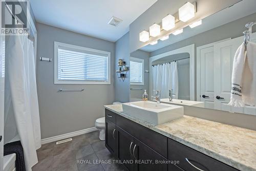 23 Westlake Drive, St. Thomas, ON - Indoor Photo Showing Bathroom