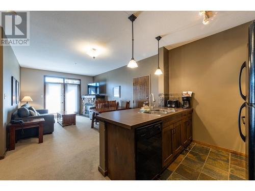 1545 Kicking Horse Trail Unit# 314, Golden, BC - Indoor Photo Showing Other Room