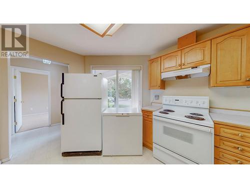 115 Redwing Place Unit# 20, Oliver, BC - Indoor Photo Showing Kitchen