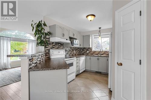 225 Wellington Street E, Cornwall, ON - Indoor Photo Showing Kitchen