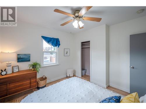 258 Windsor Avenue, Penticton, BC - Indoor Photo Showing Bedroom